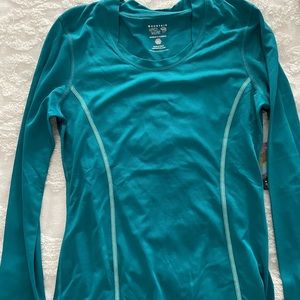 NWT LONG SLEEVE WOMEN’S SHIRT